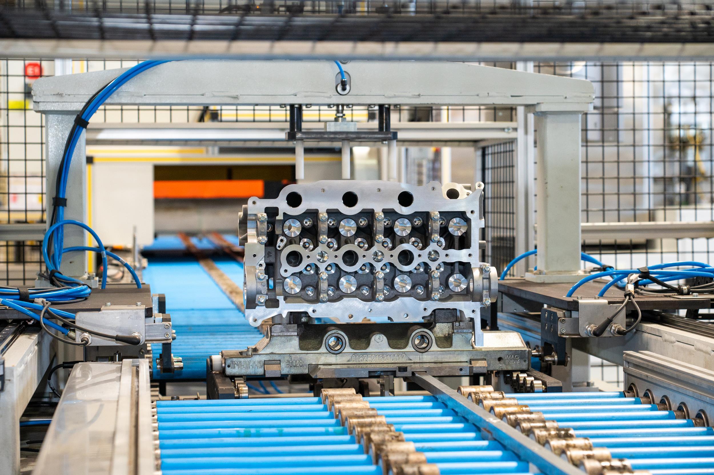 23 Ford Engines3
