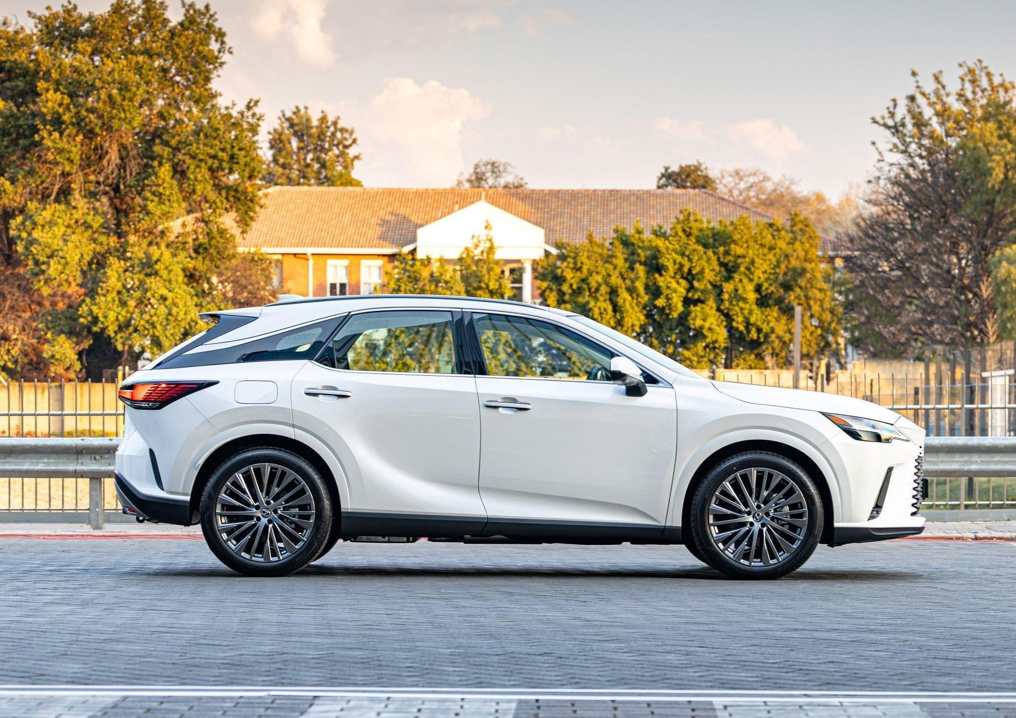 23lexus Rx4