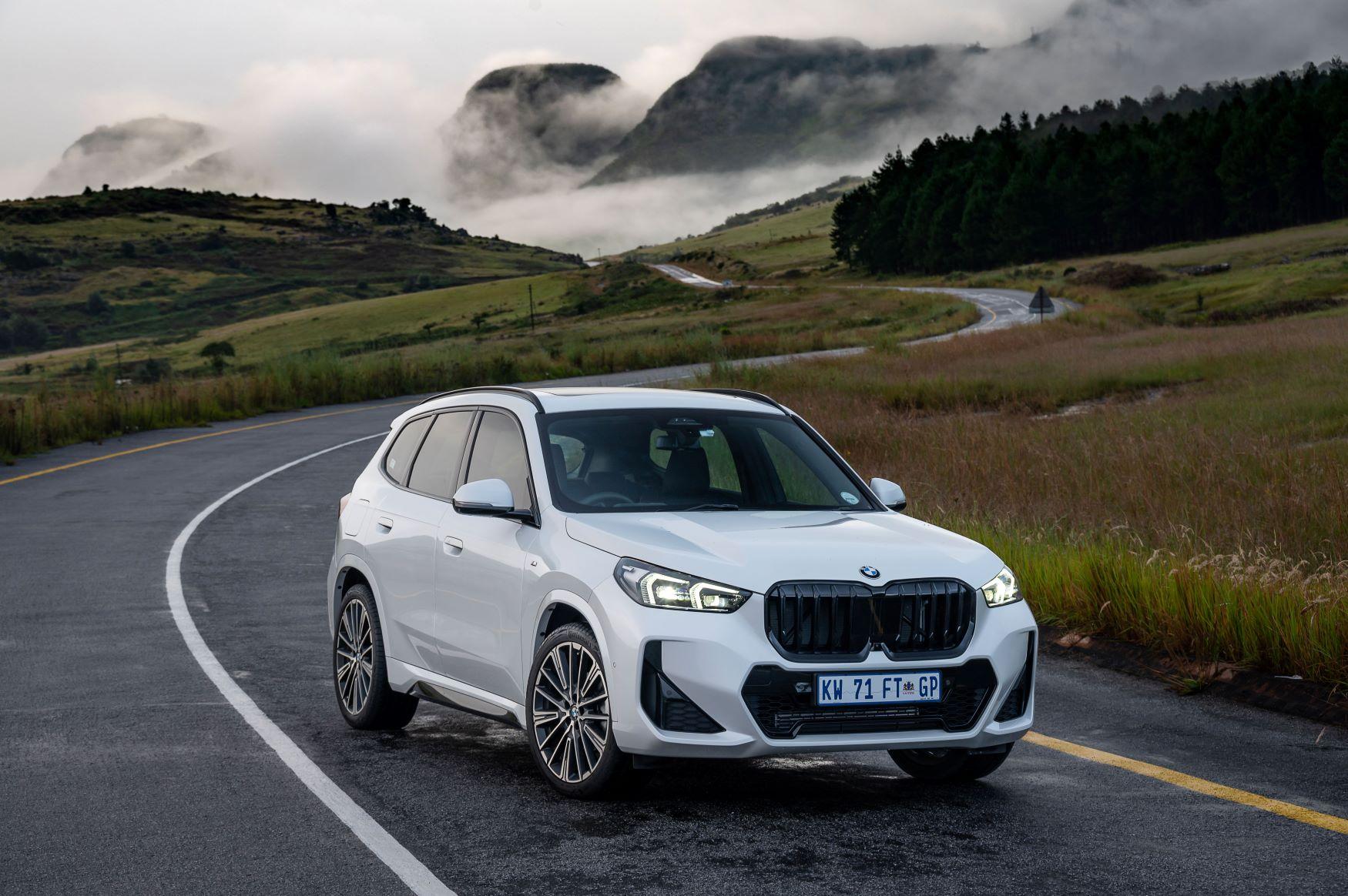 24 COTY7 BMW X1