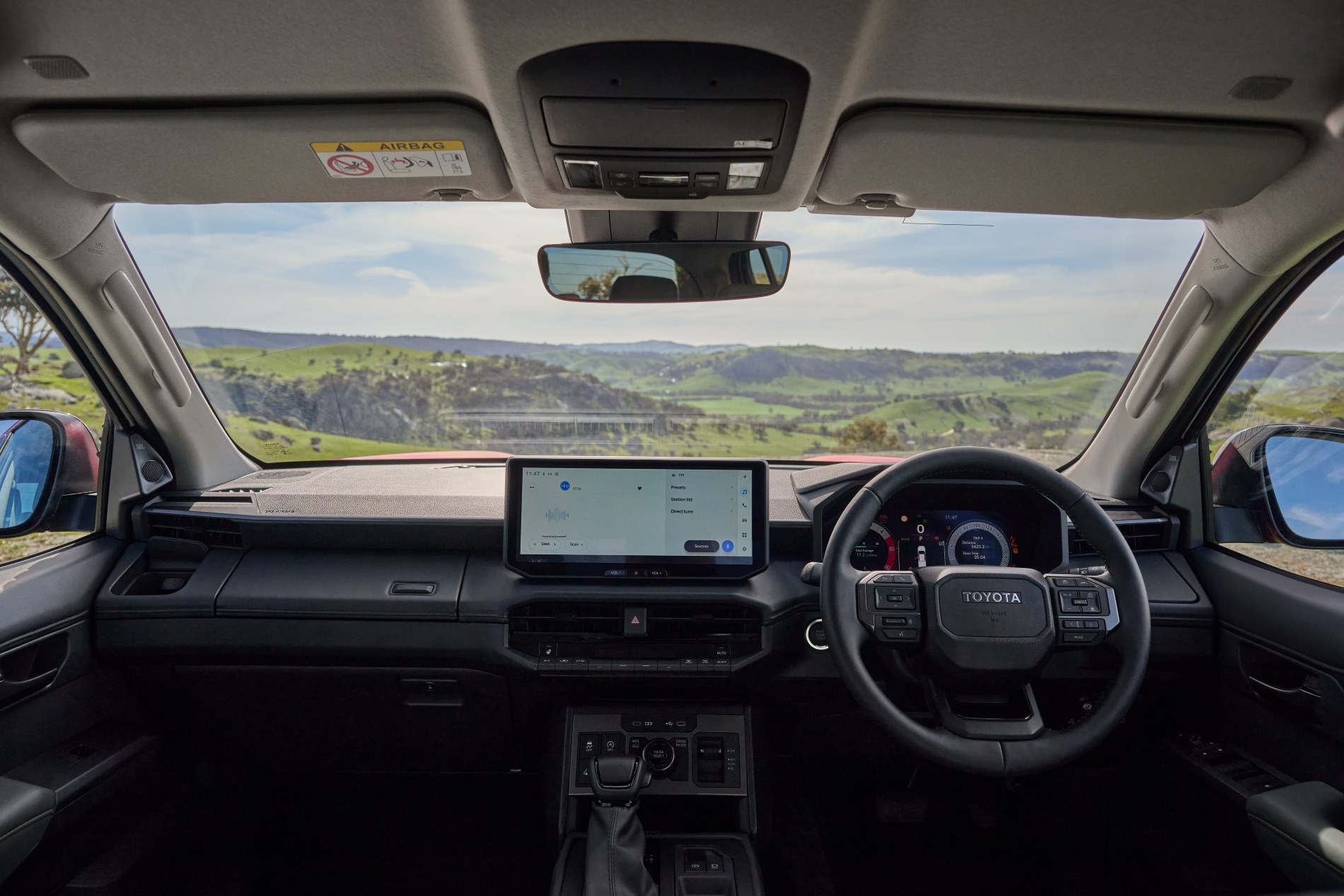 25 New Hilux2