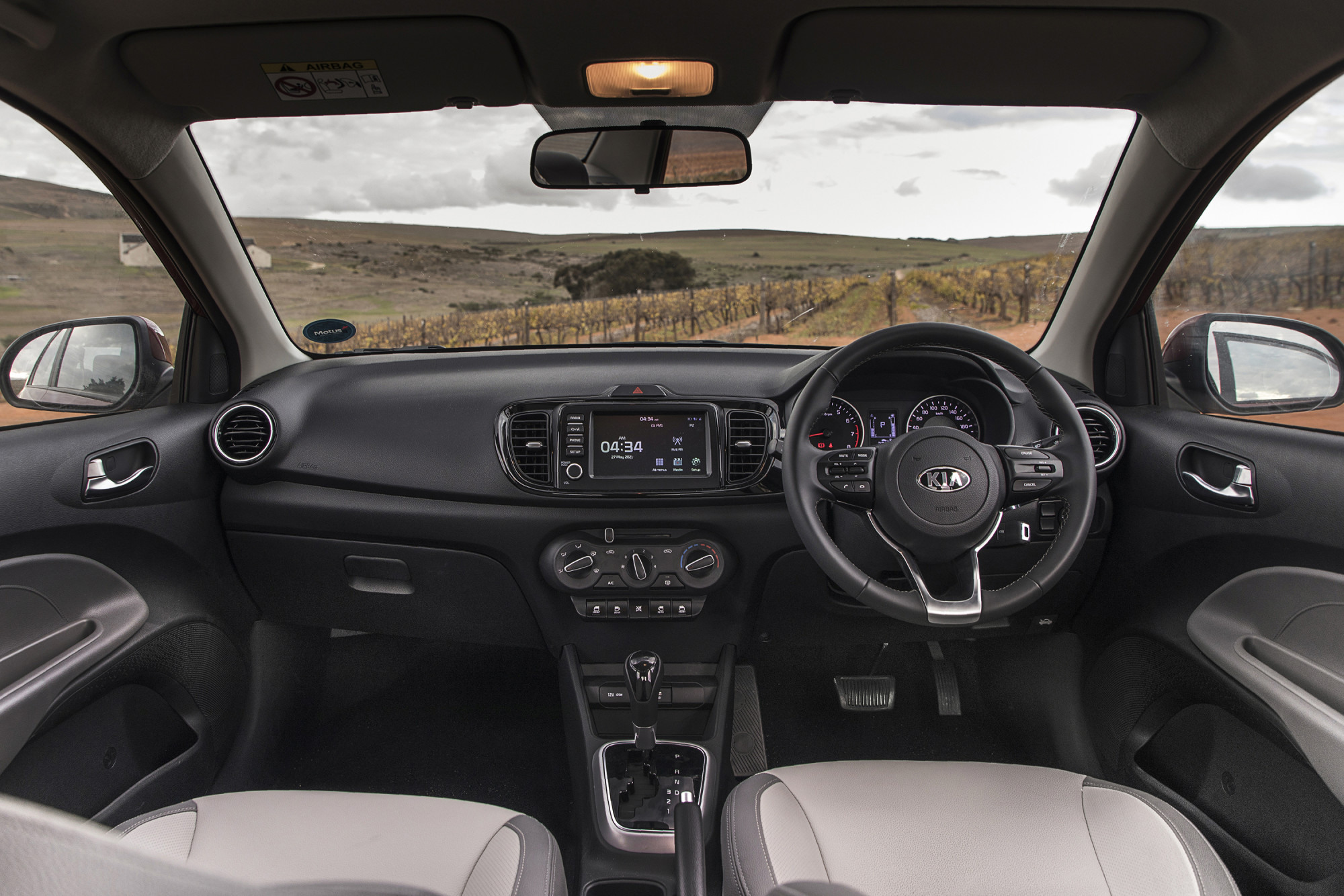 67 Interior2