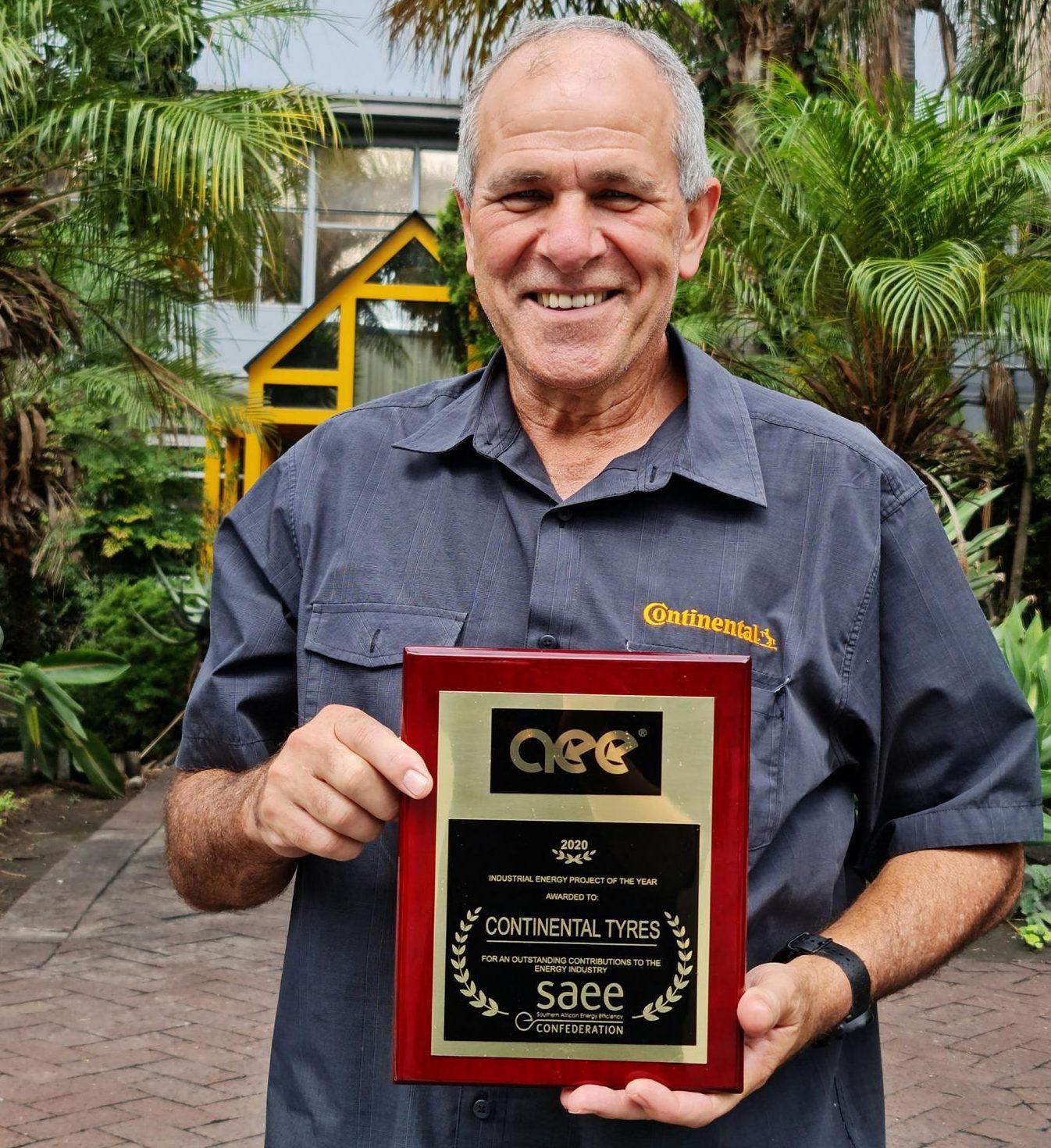 CTSA Team Leader Attie Els with the SAEE award.