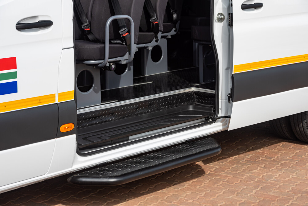 Mercedes Benz Inkanyezi Sprinter 213