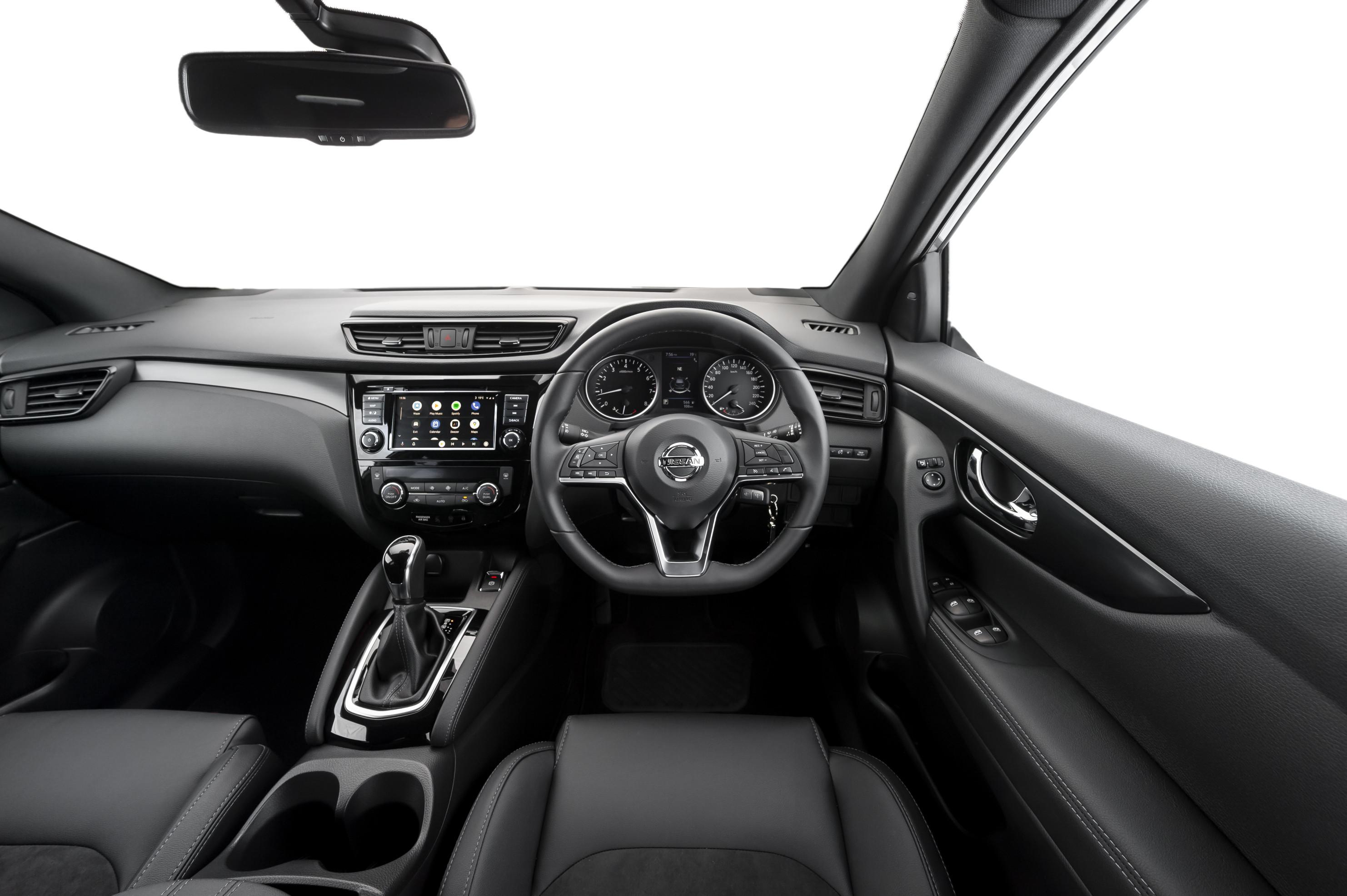 Nissan Qashqai Midnight 320