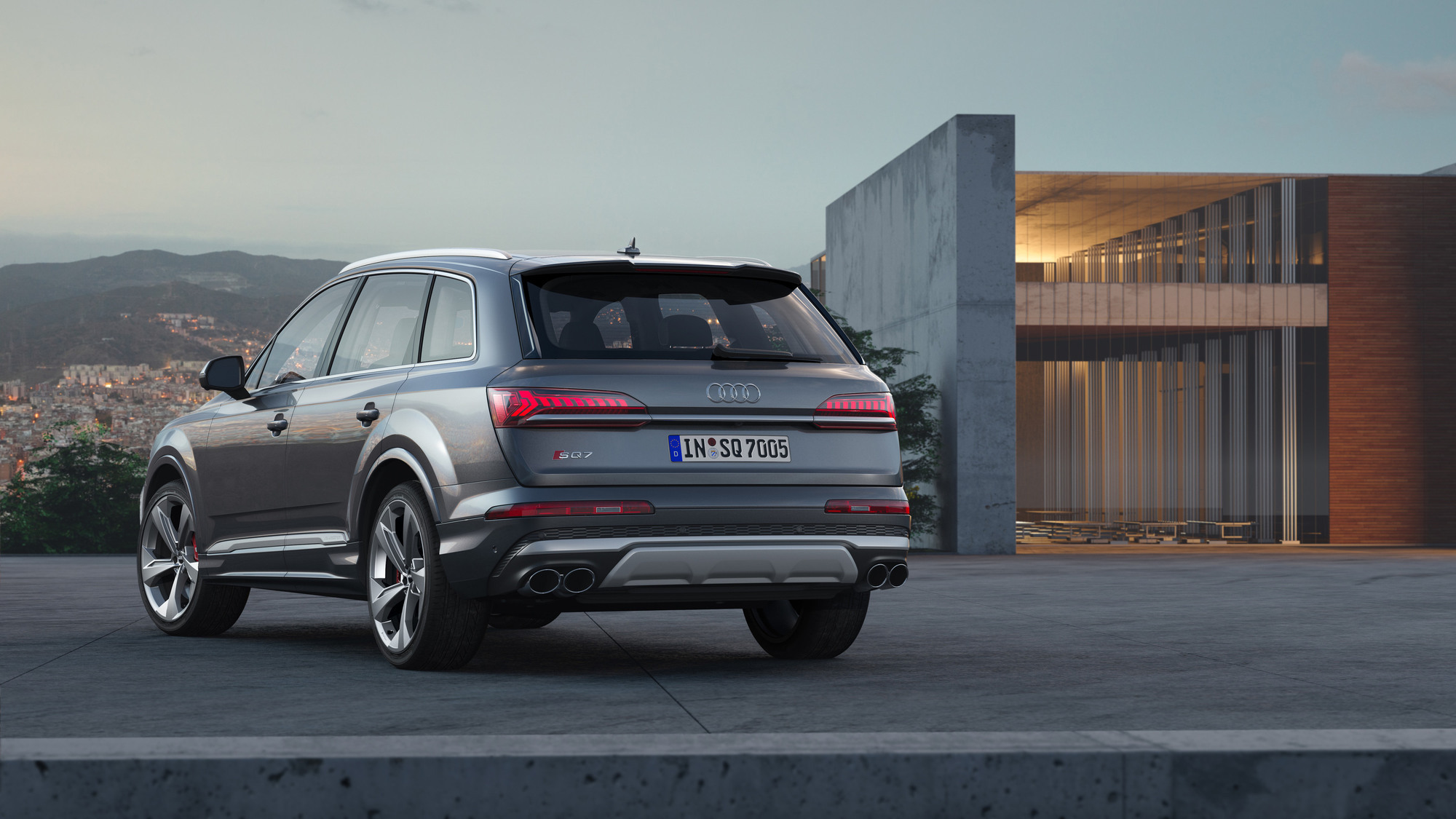 SQ7 3