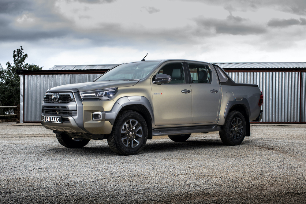 Toyota Hilux 2020 240
