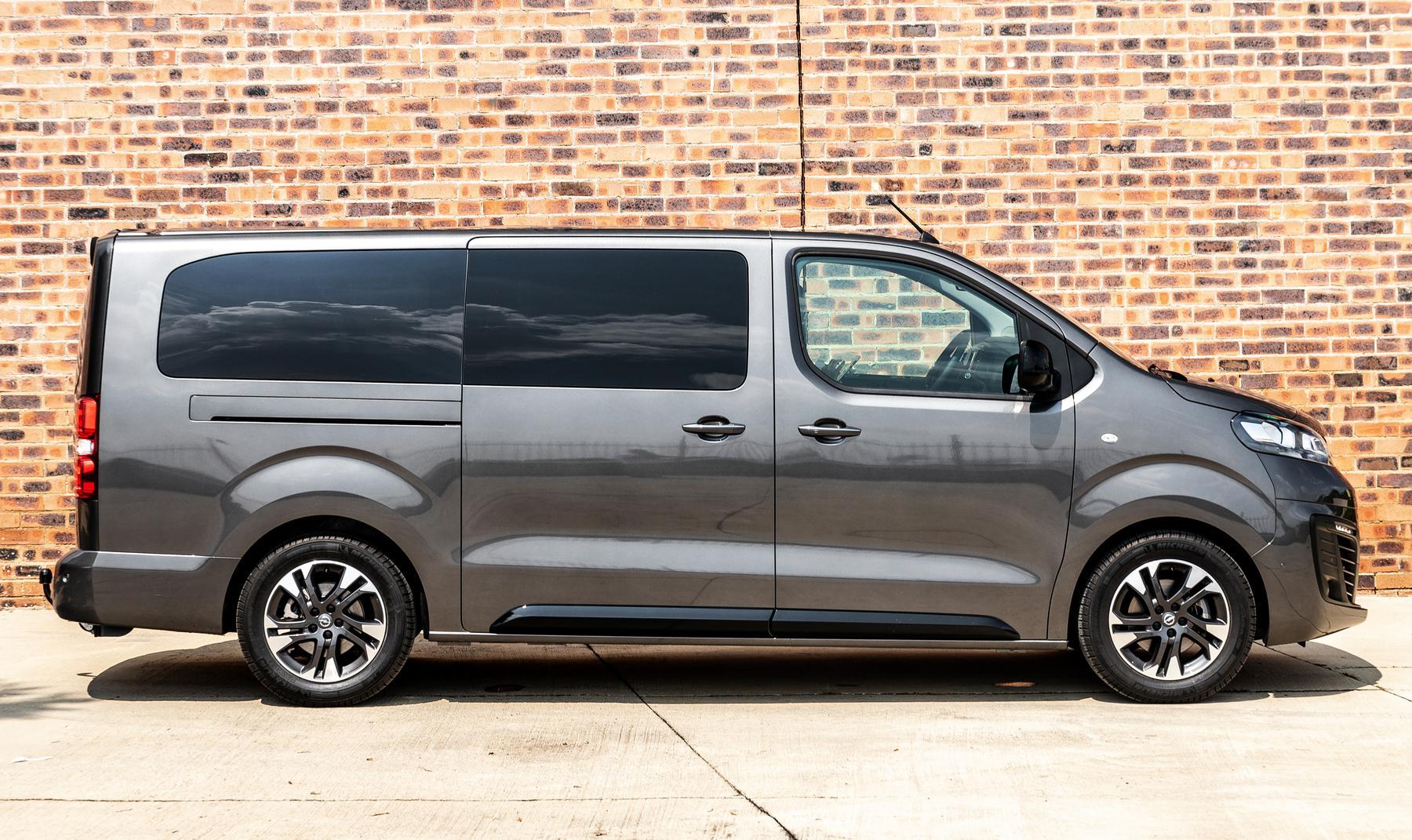 Zafira Life L 80 1800x1800