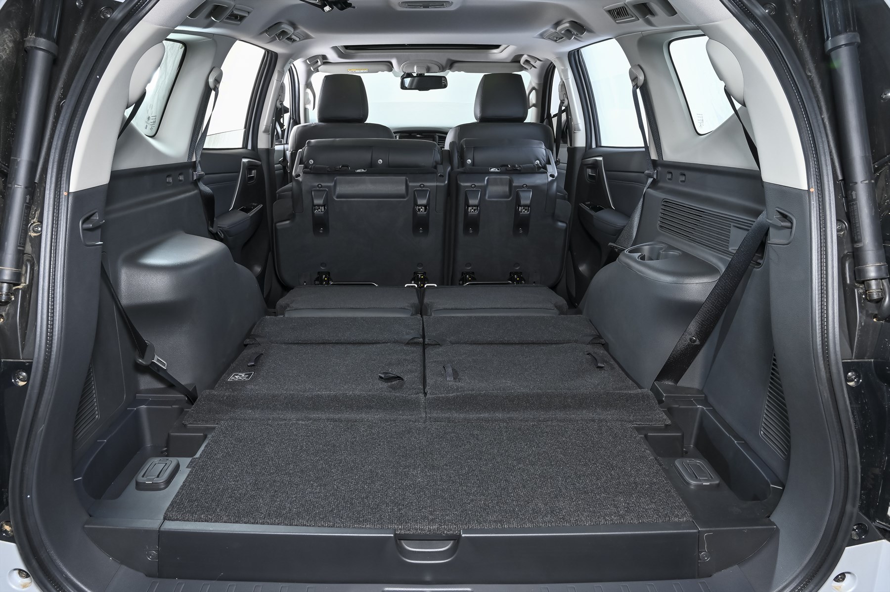 Pajero sport 227 1800x1800