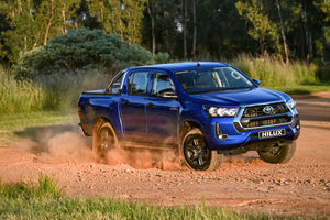 Caption2 Toyoat Hilux DC