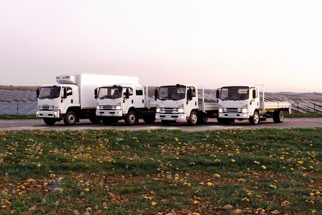 24 Isuzu T1