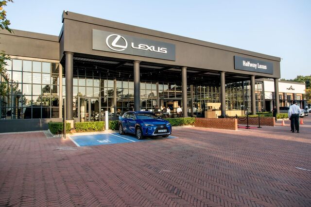 25 Lexus Lynn1