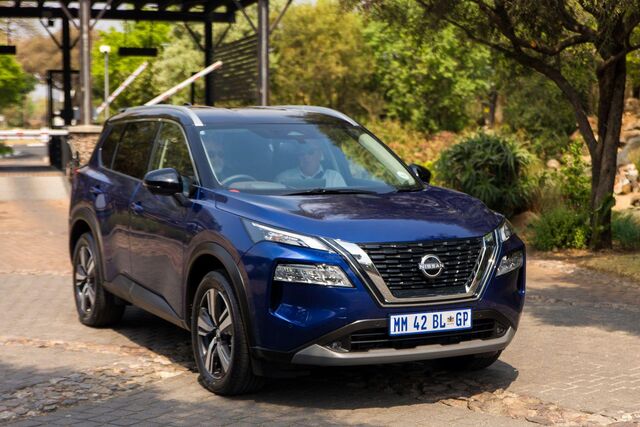 25 Nissan Launch1