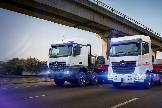 26 Merc Trok1