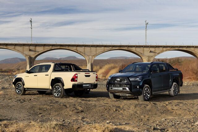 26 Hilux Record1