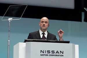 26 Nissan Image1
